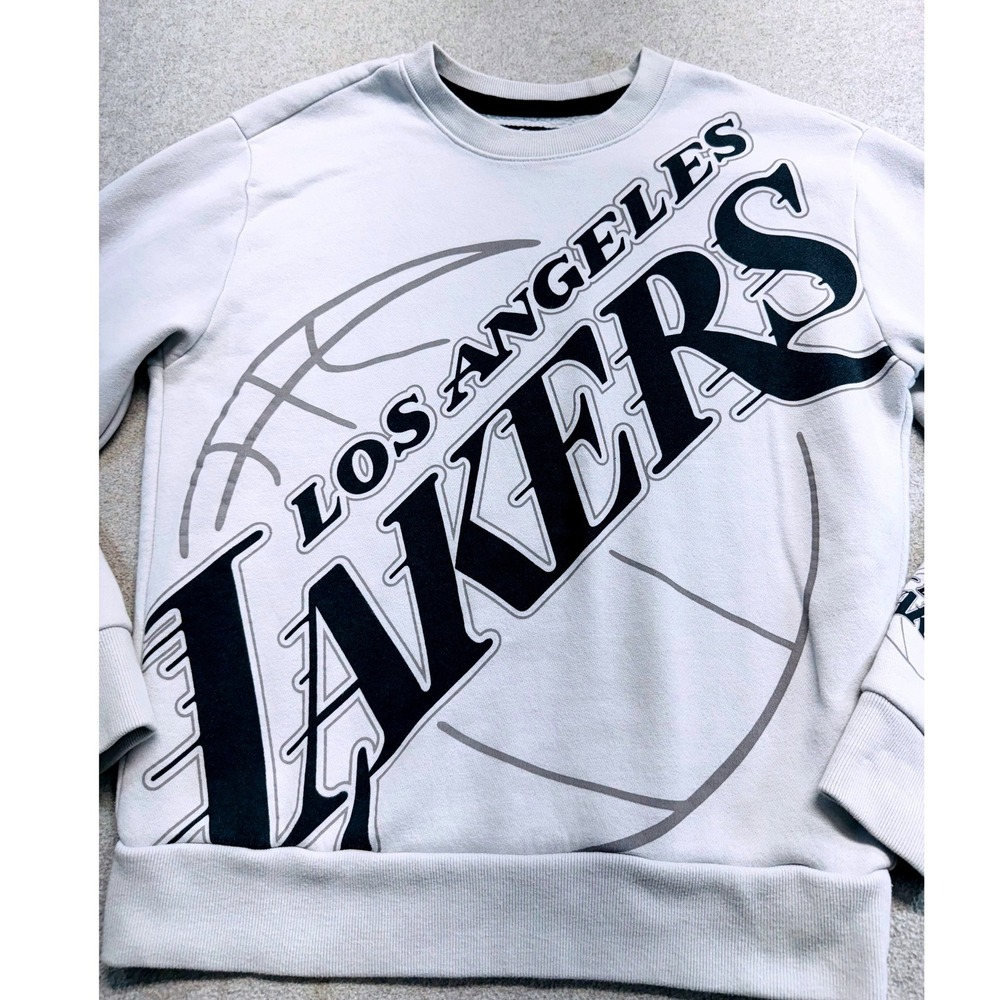 Hollister x NBA Los Angeles Lakers Sweatshirt Mens XS Big Logo Crewneck Gray - Picture 4 of 11